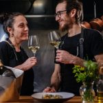 La pareja que volvió de Europa, armó un pequeño restaurante en un bosque y ahora logra uno de los premios más relevantes de la gastronomía