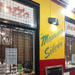 El bodegón que recrea las cantinas de La Boca, tiene mesas vip y un menú donde los mariscos son protagonistas