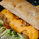 5 sándwiches de milanesa imperdibles para renovar un clásico de la comida callejera argentina