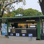 Convocan a un picnic masivo para festejar la apertura del segundo puesto de diarios reconvertido en cafetería de especialidad