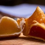 Todo listo para la Fiesta del Pastelito en un pequeño pueblo a 70 kilómetros del Obelisco