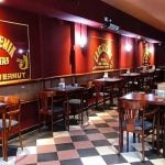 Reabrió La Academia, el bar notable que funcionará las 24 horas en otro local mítico del Centro porteño