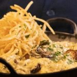Los secretos del mejor revuelto Gramajo de Buenos Aires que prepara un bar notable porteño