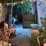 El callejón oculto de Caballito que se convirtió en el favorito de los vecinos del barrio: los sándwiches imperdibles de su menú