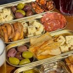 Aperitivos y platitos: el plan perfecto para un tardeo primaveral en Buenos Aires