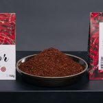 Un restaurante presenta su propio ají molido coreano cultivado en Salta